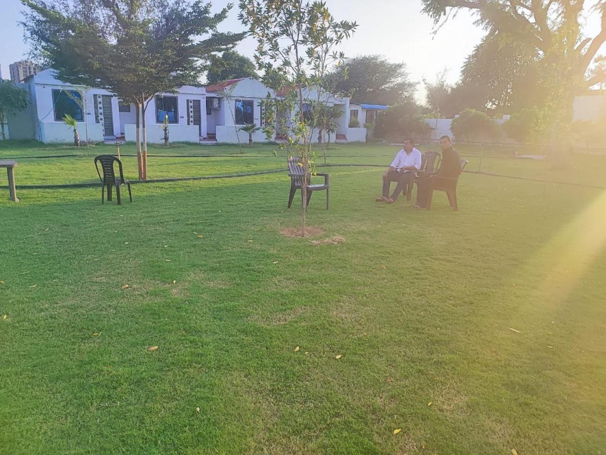 Athitya Hotel And Resort Sikar Exteriör bild
