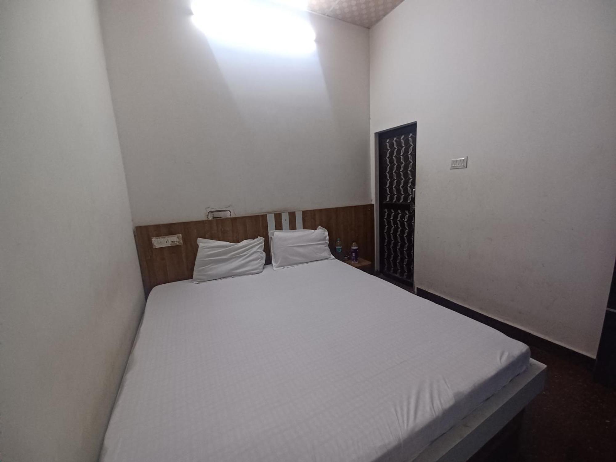 Athitya Hotel And Resort Sikar Rum bild